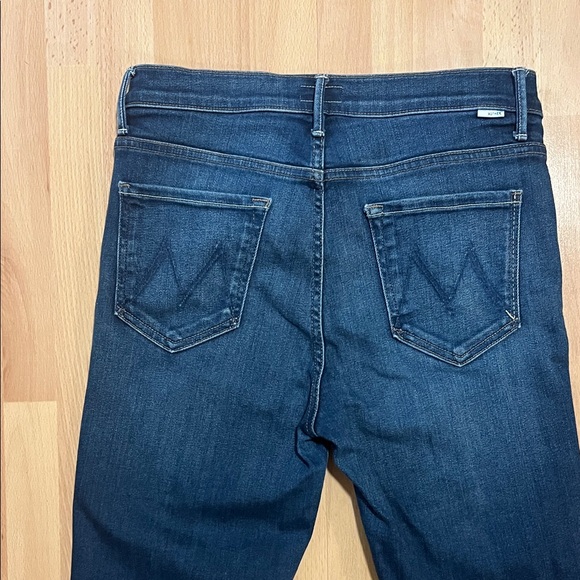 Classic Blue Flared Women Jeans - Picture 5 of 8